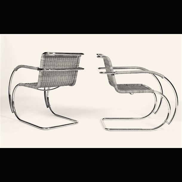 MR CHAIR RATTAN . MIES VAN DER ROHE 1927 