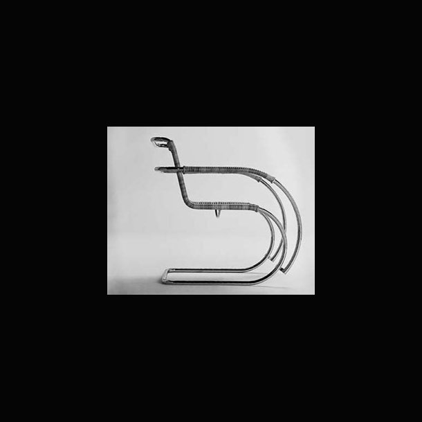 MR CHAIR RATTAN . MIES VAN DER ROHE . 1927