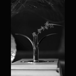 LILY CHANDELHOLDER . SILVER 