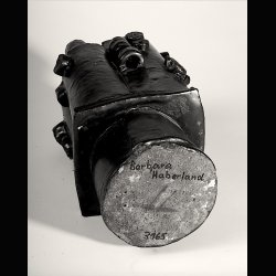 KERAMIK OBJEKT/VASE . SOLD 