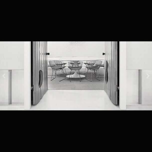 SAARINEN TULIP TABLE &amp; BERTOIA CHAIR . KNOLL 