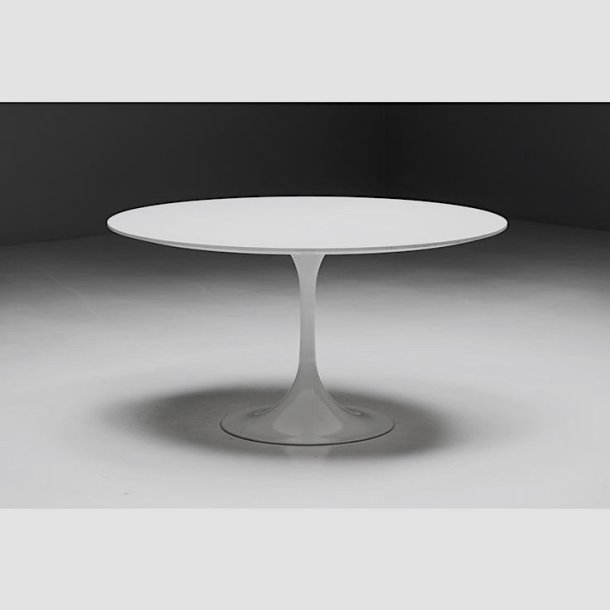 SAARINEN TABLE . TULIP PEDESTAL DINING TABLE . KNOLL 