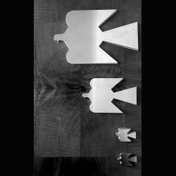 LITTLE DOVE WITH A BIG PEACEFUL STATEMENT . 18 CM DOVE . 