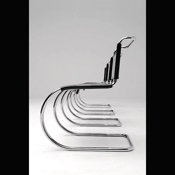 MR CHAIR LEATHER . MIES VAN DER ROHE . BY KNOLL 