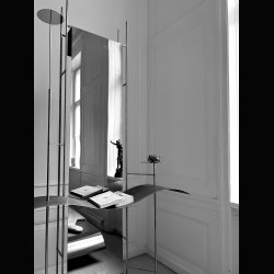 MONOGRAMME MIRROR CONSOLE 