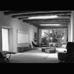 WOMB SETTEE SAARINEN . BY KNOLL