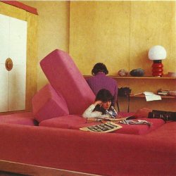 RUMBLE  SOFA  .   POLTRONOVA 