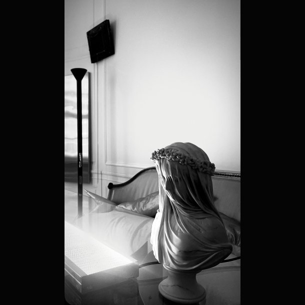 RAFFAELLE MONTI .  SCULPTURE . THE  VEILED VESTAL . UNIQUE   