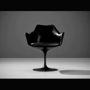 BLACK TULIP CHAIR . KNOLL 