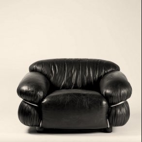 SESANN LEATHER ARMCHAIR . BY GIANFRANCO FRATTINI 