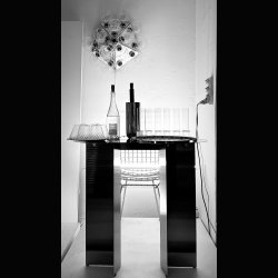 CONSOLE . BRUSHED STEEL  . FLAT-PACKED 