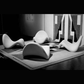 TONGUE CHAIR . BY PIERRE PAULIN  .  