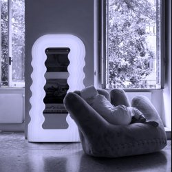 ULTRAFRAGOLA MIRROR . ETTORE SOTTSASS . BY POLTRANOVA 