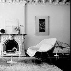 WOMB SETTEE SAARINEN . BY KNOLL