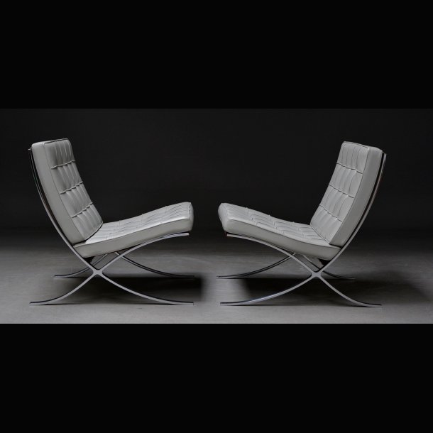 BARCELONA CHAIR . MIES VAN DER ROHE . BY KNOLL 