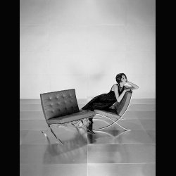 BARCELONA CHAIR . MIES VAN DER ROHE . BY KNOLL 