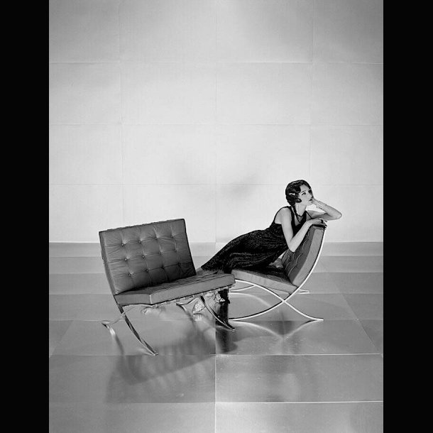 BARCELONA CHAIR . MIES VAN DER ROHE . BY KNOLL 