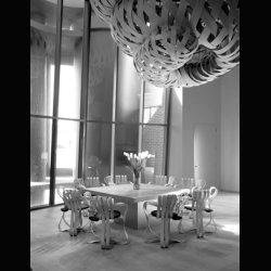 CROSS CHECK CHAIR FAMILY . FRANK GEHRY