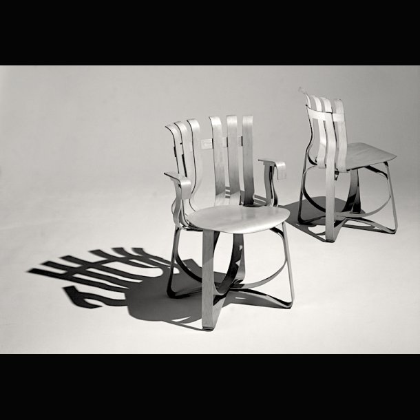 GROSS CHECK CHAIRS . FRANK GEHRY