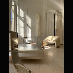 STEEL DAYBED . BRUSHED STEEL .