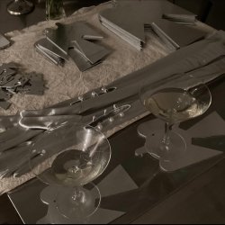 LITTLE DOVE WITH A BIG PEACEFUL STATEMENT . 18 CM DOVE . 