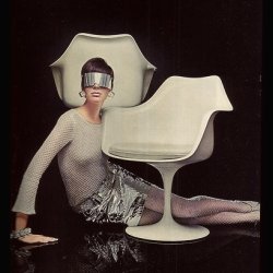 SAARINEN  . TULIP CHAIRS  . KNOLL 