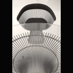 PLATNER DINING TABLE GLASS . KNOLL