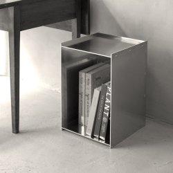 RIVET SIDE TABLE . JONAS TRAMPEDACH 