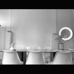 STEEL DINING TABLE . DO YOU PREFER A ROUND OR A SQUARE TABLE  .. > 