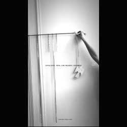 LITTLE DOVE WITH A BIG PEACEFUL STATEMENT . 18 CM DOVE . 