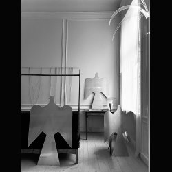 LITTLE DOVE WITH A BIG PEACEFUL STATEMENT . 120 CM DOVE . 