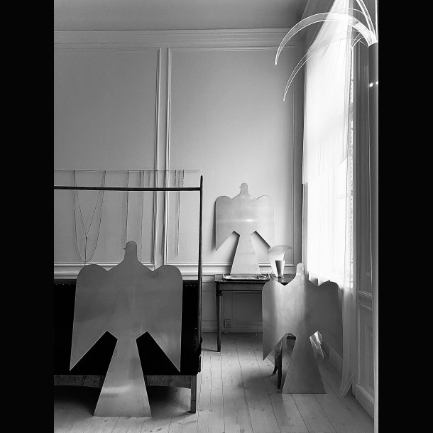 LITTLE DOVE WITH A BIG PEACEFUL STATEMENT . 120 CM DOVE . 