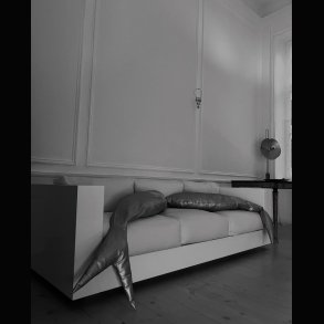 SARATOGA SOFA . WHITE MIRROR LACQUERED . WHITE LEATHER  