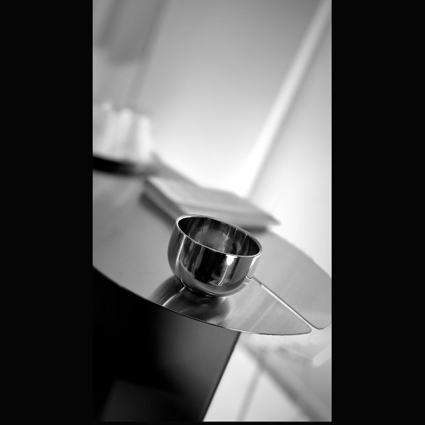 COFFEE CUP . POLISHED STEEL . TERMO .  8 CM X 6 CM   