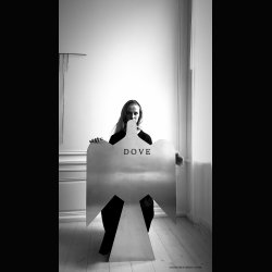 LITTLE DOVE WITH A BIG PEACEFUL STATEMENT . 120 CM DOVE . 