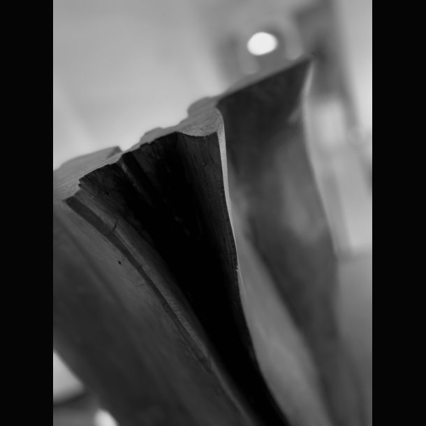 ABSTRACT WOODEN SCULPTURE .  BY BERTO . SIGNED . 160 CM 